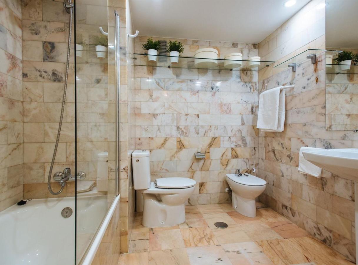 Pajaritos Suite Apartment - Private Parking Included Sewilla Zewnętrze zdjęcie